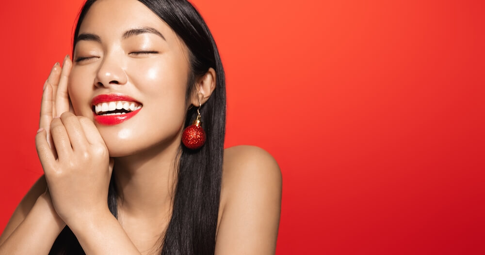 The Ultimate Holiday Skincare Guide: How to Keep Your Glow All Season Long